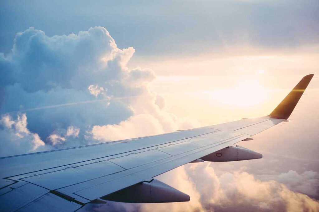 De avião