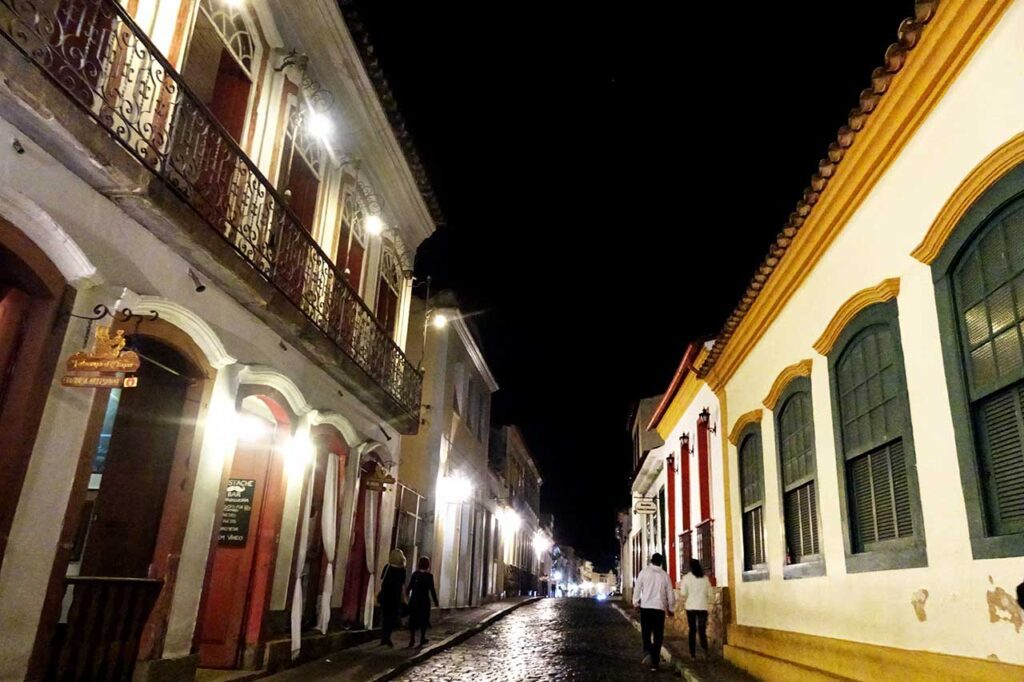 O que fazer em São João del Rei à noite?