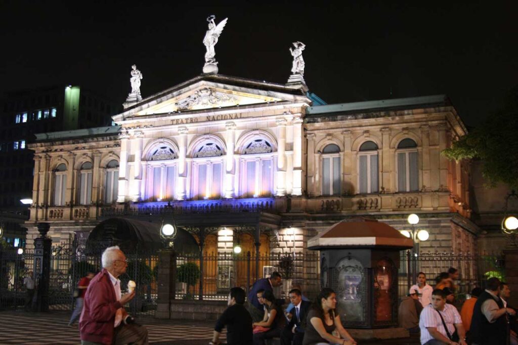 O que fazer em San José à noite?