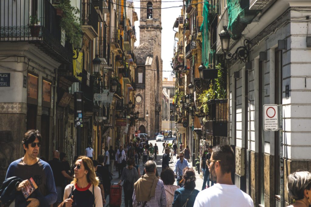 como é morar em valência espanha