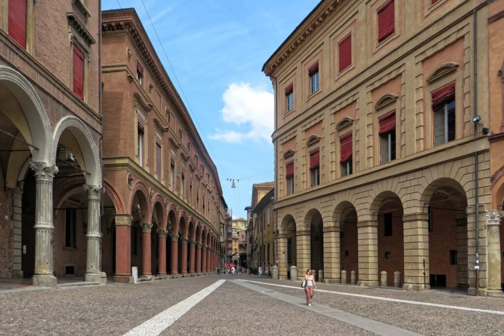 Bolonha pontos turísticos gratuitos